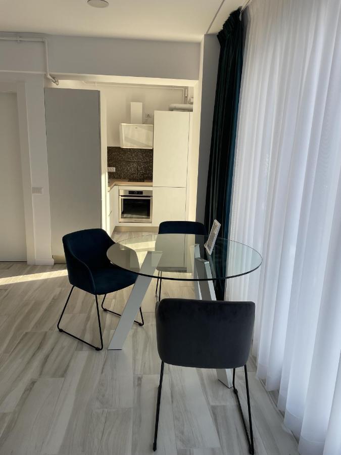 Avg By The Sea - Bel Air Apartments Mamaia Nord Ngoại thất bức ảnh